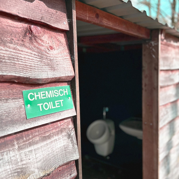 Chemisch toilet campers en caravans camping Zonnelust